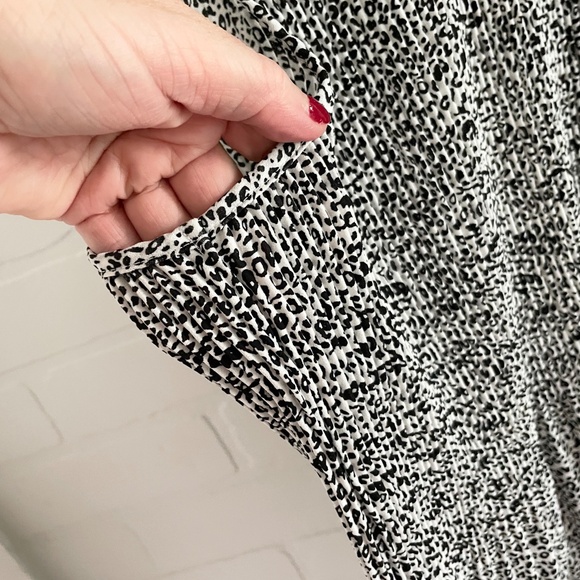 Anthro X Adrianna Papell Peplum Blouse Pleated Smocked Key hole Animal print M - Picture 6 of 14